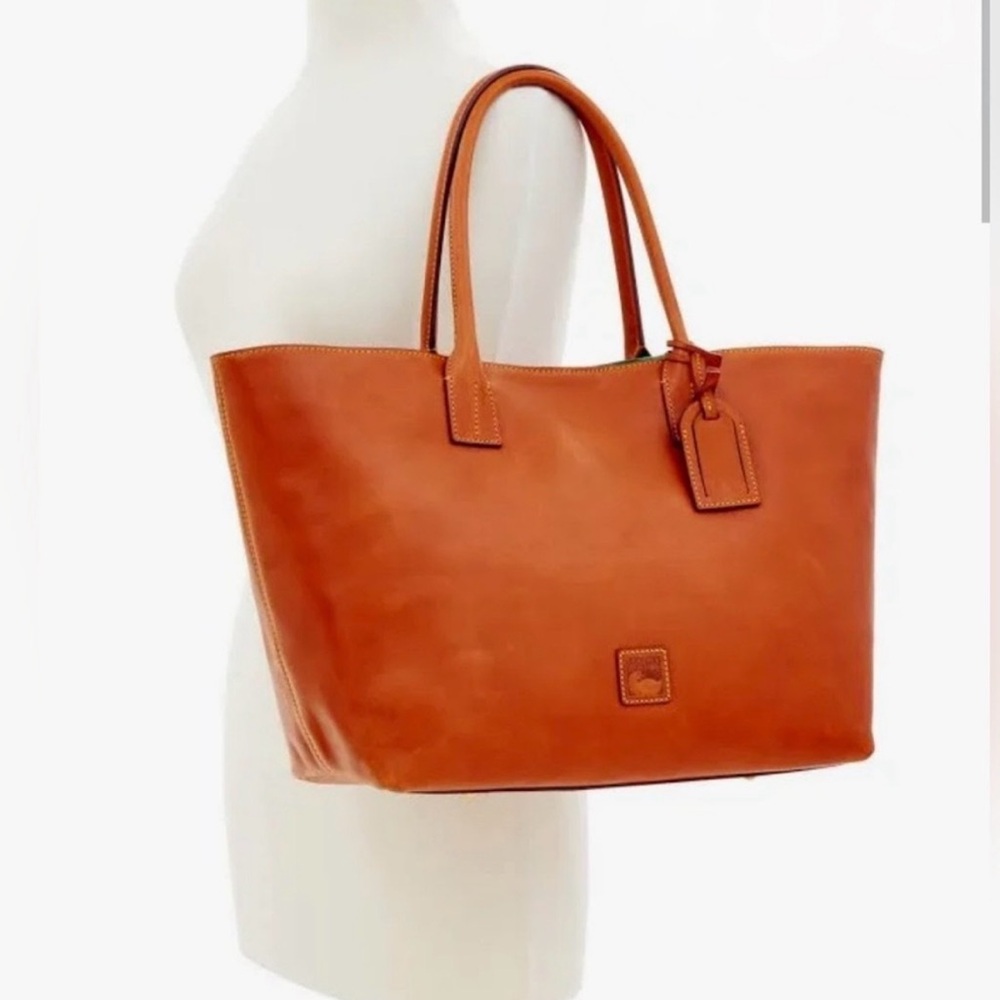 Dooney and Bourke Florentine Russell Tote Bag in Natural - Picture 2 of 16
